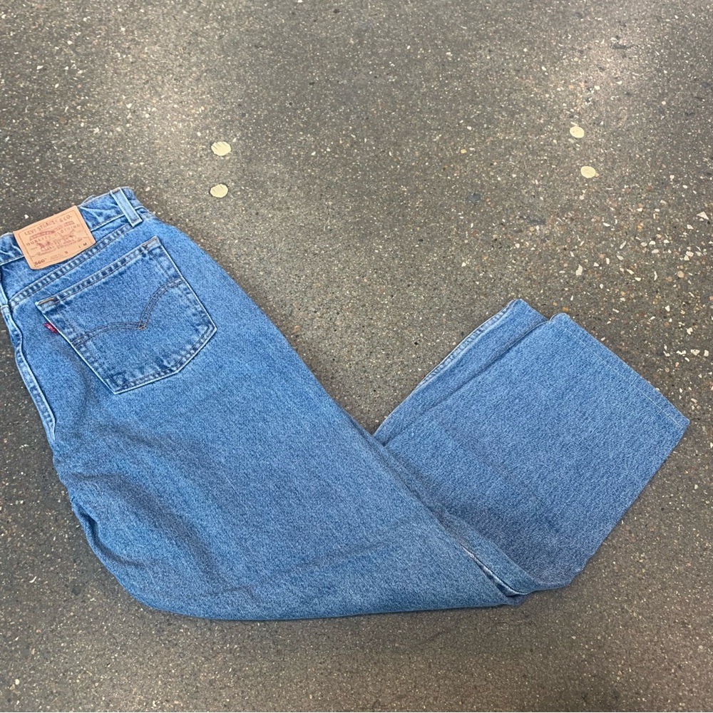 560 Levi’s Loose Fit Straight Leg Size 8 Reg M Woman’s Jean Dark Blue
